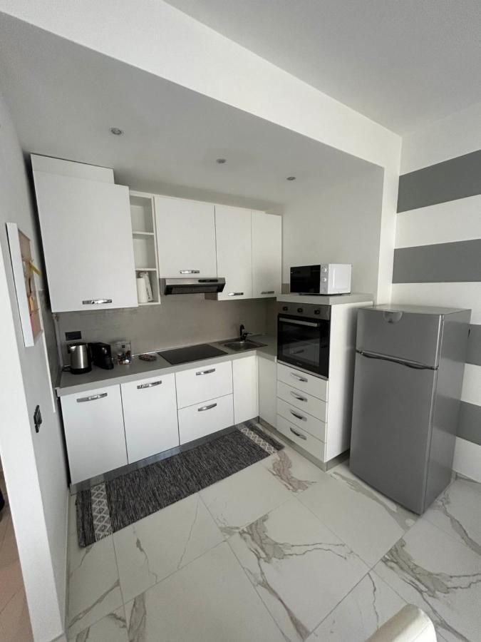 Marconi67 Apartment Desenzano del Garda Exterior foto